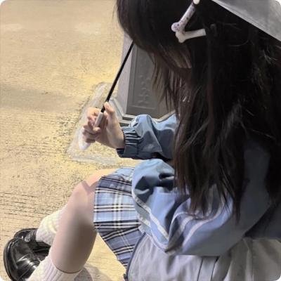 活在暗下